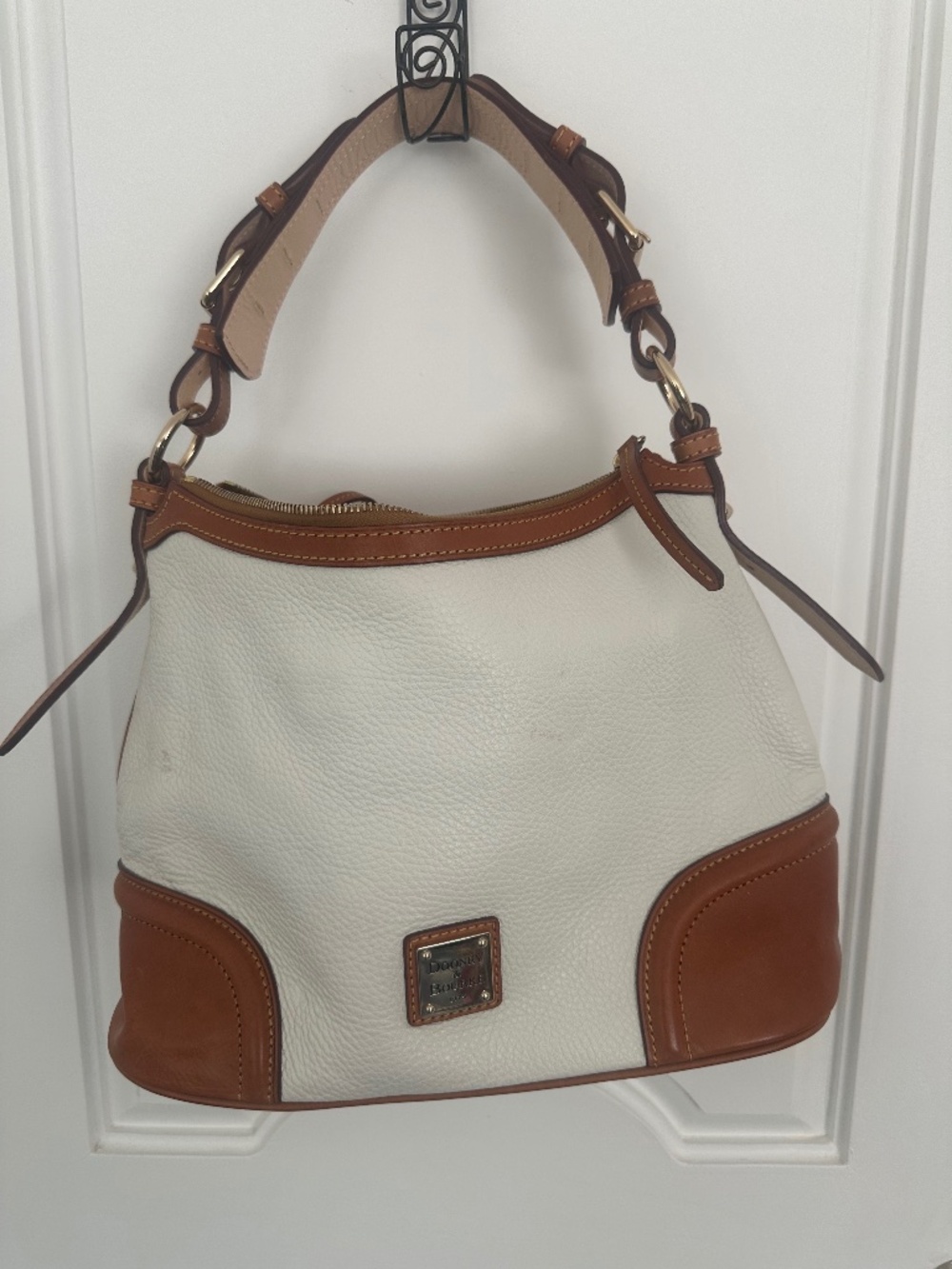 Dooney & Bourke White handbag